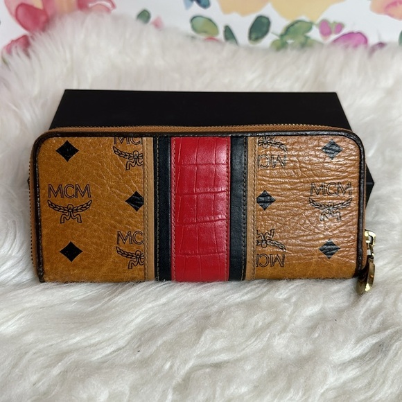 💯Authentic MCM long Wallet 🍀 - Picture 5 of 13